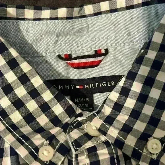 Boy's Tommy Hilfiger Long Sleeve Button Down - Picture 4 of 4